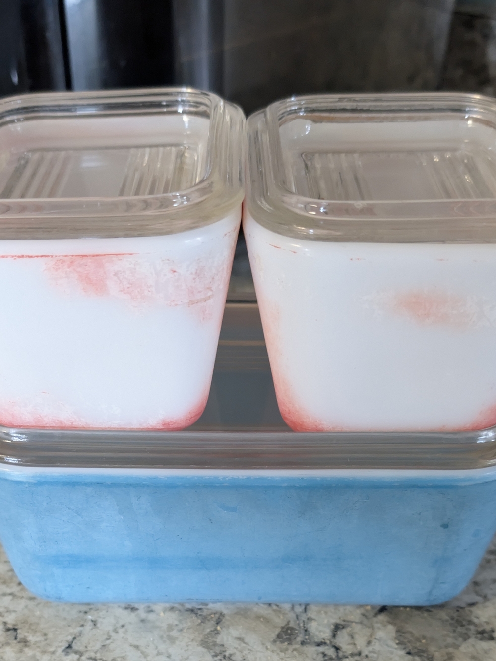 Pyrex Vintage Containers - Picture 2 of 3